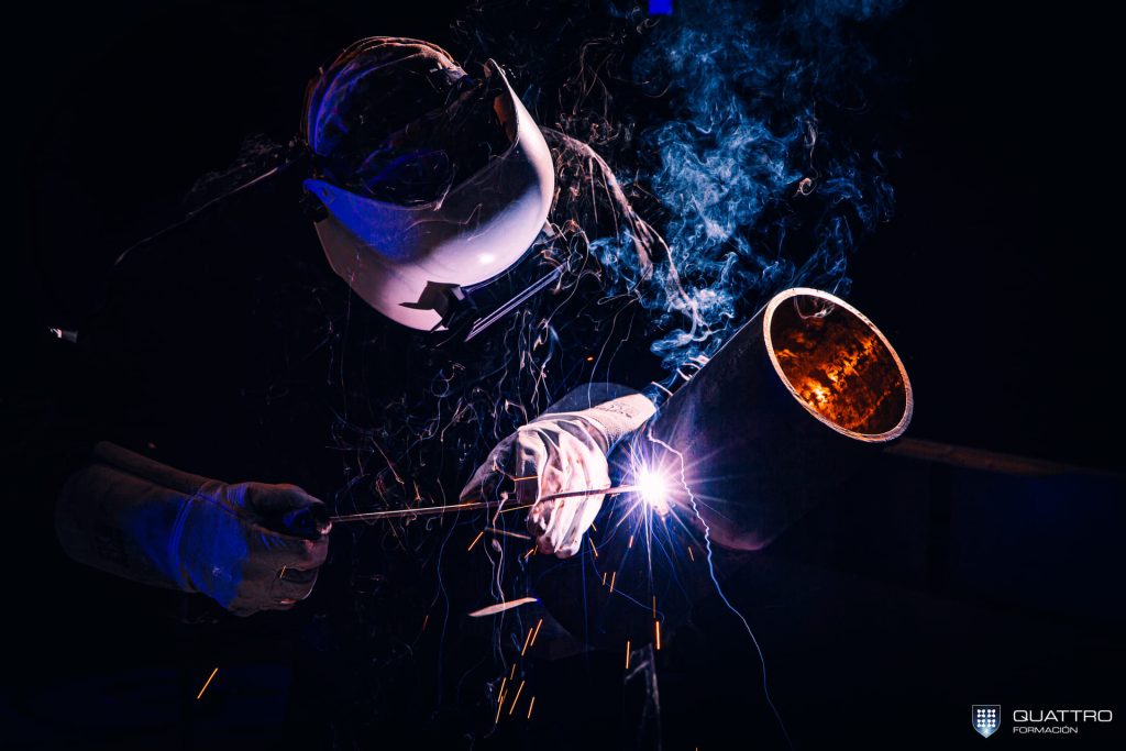Características del curso de electrodo revestido